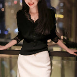 Bluza Amira cu decolteu in V si terminatii din dantela