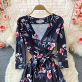 Rochie Kaia neagra petrecuta cu imprimeu floral
