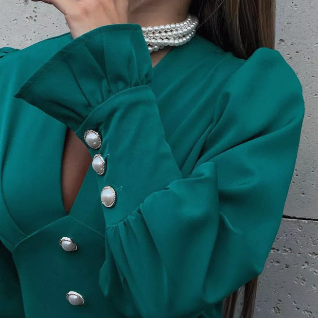 Rochie Iania verde cu decolteu in V si nasturi decorativi