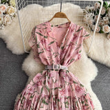 Rochie Gyda roz cu imprimeu floral si curea accesorizata