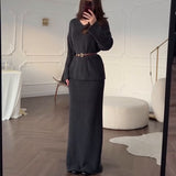 Compleu Novella negru din tricot compus din pulover si fusta