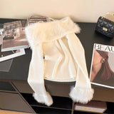 Bluza Sherra din tricot reiat cu terminatii din puf