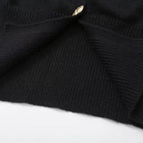 Jerseu Lyriel din tricot cu nasture metalic auriu