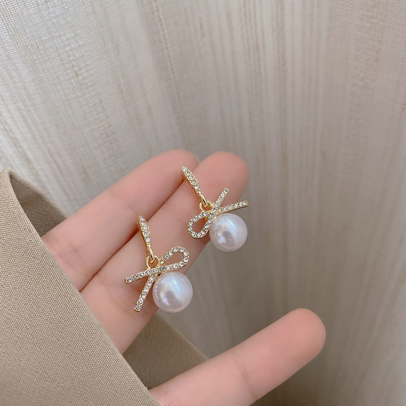 Cercei cu perla si funda cu pietre strass, ace de argint 925