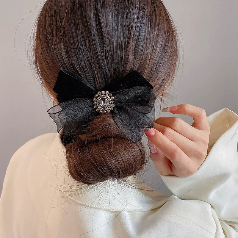 Accesoriu de par tip fundita cu clips sau clama