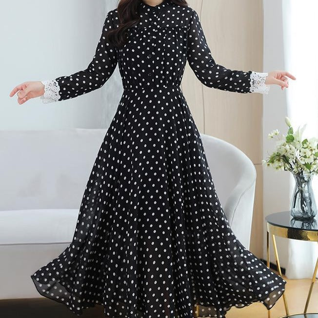 Rochie Adora neagra cu mansete din dantela si imprimeu buline