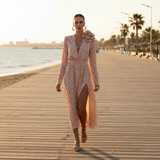 Rochie Dally cu detaliu floral iesit in relief si crapatura laterala