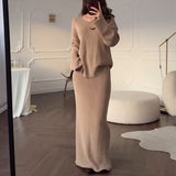 Compleu Novella bej din tricot compus din pulover si fusta