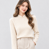 Bluza Sinera cu guler inalt accesorizat cu perle