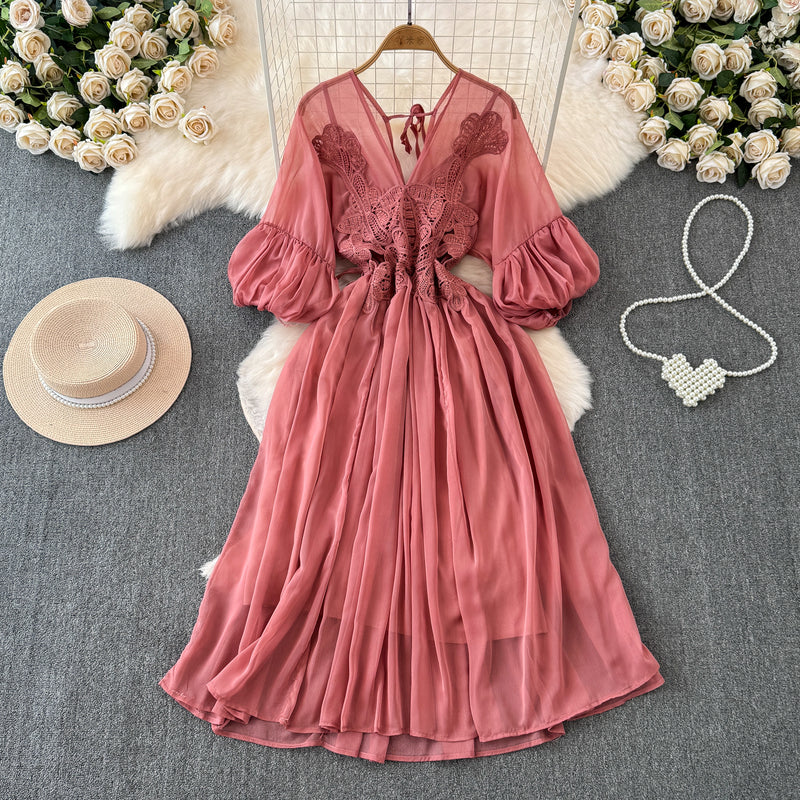 Rochie Capella plisata, cu maneci tip clopot si broderie florala