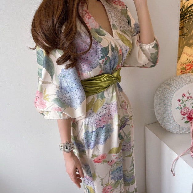 Rochie Aletta cu imprimeu floral si maneci bufante