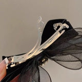 Accesoriu de par tip fundita cu clips sau clama