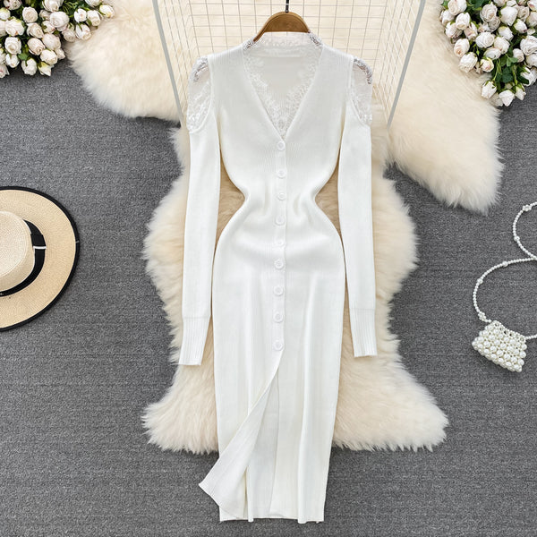 Rochie Carita alba cu umeri goi accesorizati cu dantela