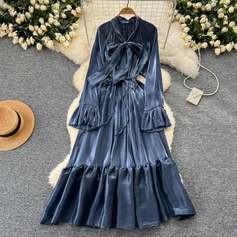 Rochie Favianne din material stralucitor cu decolteu reglabil prin funda