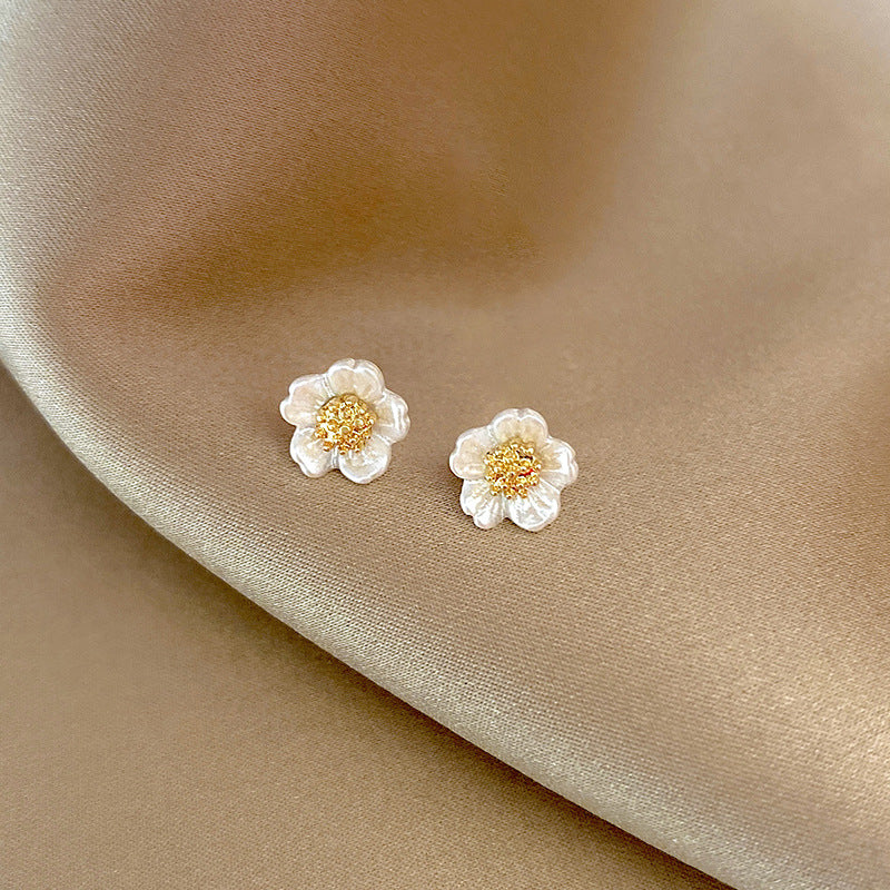 Cercei mici in forma de floare cu  ace de argint S925