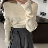 Bluza Yvette din tricot cu decolteu barcuta cu umeri goi