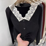 Bluza Inesa cu decolteu in V si dantela