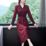 Rochie Lanissa cu decolteu in V si cordon accesorizat