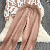 Set Abani bej din tricot compus din pantaloni si jerseu cu animal print