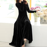 Rochie Delina neagra din catifea cu decolteu petrecut