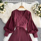Rochie Lyra visinie cu maneci tip clopot si curea accesorizata