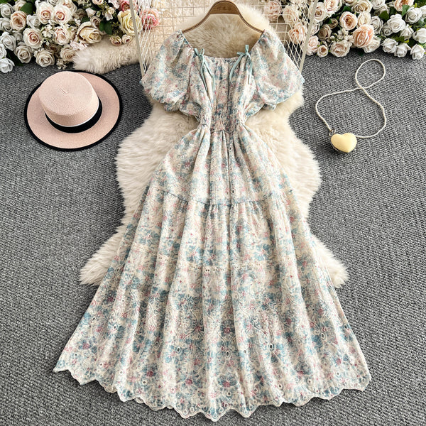 Rochie Tazima cu decolteu patrat si fundite decorative