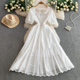Rochie brodata Embrys cu maneci scurte
