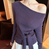 Bluza Cyrilla din tricot fin cu decolteu barcuta