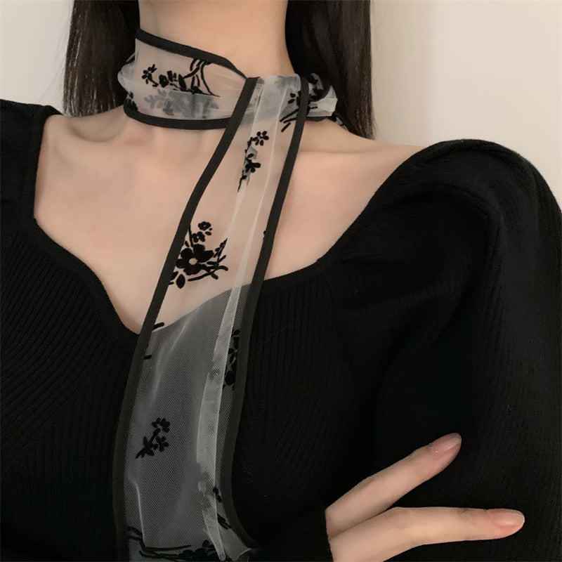 Panglica din organza cu detalii florale din catifea