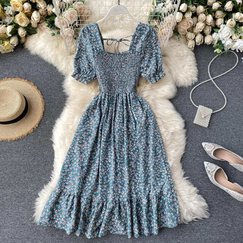 Rochie Danisha verde deschis cu imprimeu floral, decolteu patrat si maneci scurte, bufante