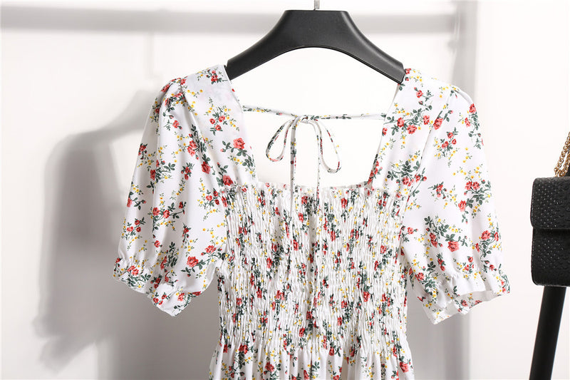 Rochie Danisha alba cu imprimeu floral, decolteu patrat si maneci scurte, bufante