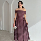 Rochie midi Esfera cu umeri goi, imprimeu buline