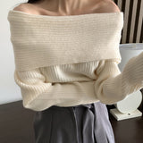 Bluza Yvette din tricot cu decolteu barcuta cu umeri goi