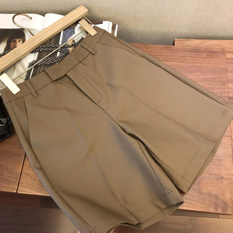 Pantaloni scurti Yana cu buzunare laterale