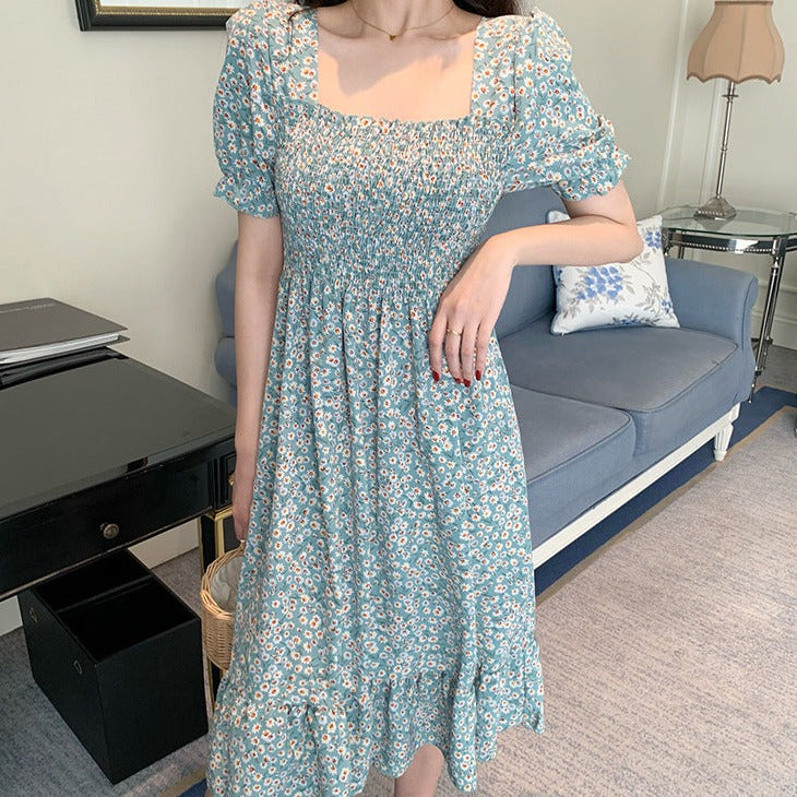 Rochie Danisha verde deschis cu imprimeu floral, decolteu patrat si maneci scurte, bufante