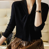Bluza Visura neagra cu nasturi decorativi si nod