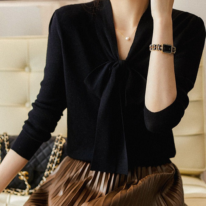 Bluza Visura neagra cu nasturi decorativi si nod