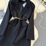 Sacou Vanyra cu nasturi si curea din lant in talie