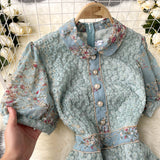 Rochie Nekoda cu detalii florale din dantela