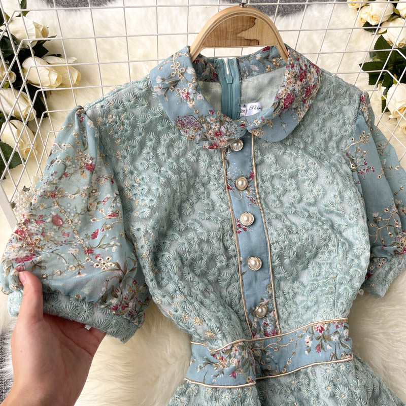 Rochie Nekoda cu detalii florale din dantela