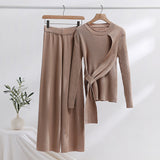 Set Mandinga bej compus din pantaloni si bluza