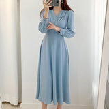 Rochie midi Fosetta albastra cu decolteu petrecut