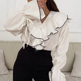 Camasa Bella cu decolteu in V si volanase