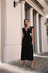 Rochie Sanzy cu decolteu adanc si volanase