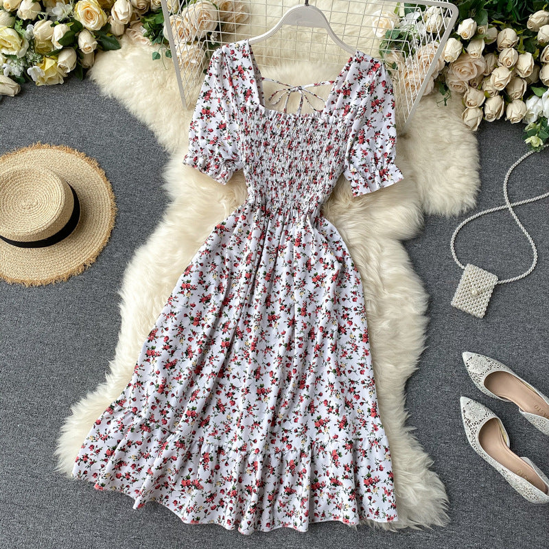 Rochie Danisha alba cu imprimeu floral, decolteu patrat si maneci scurte, bufante