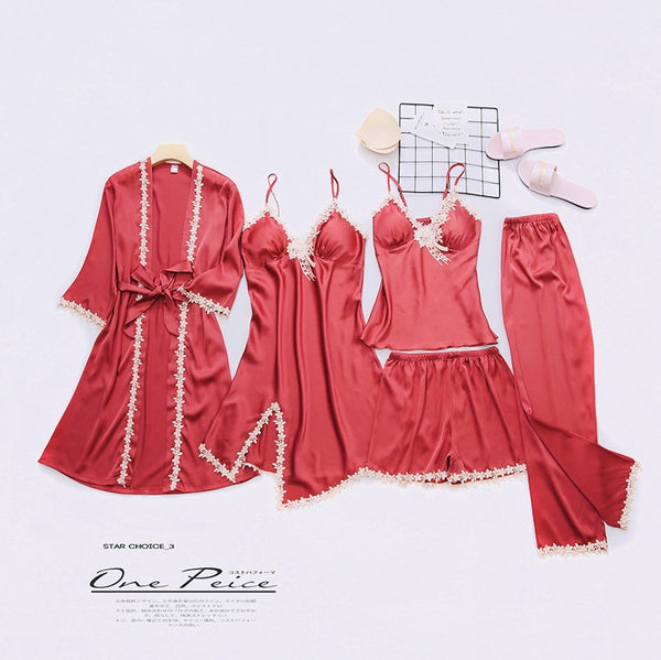 Set pijama Yildiz rosie din tesatura satinata si dantela - 5 piese
