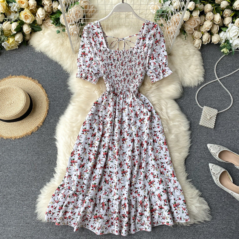 Rochie Danisha alba cu imprimeu floral, decolteu patrat si maneci scurte, bufante