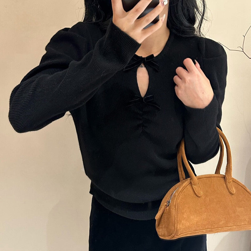 Bluza Farah din tricot reiat cu decolteu accesorizat cu fundite