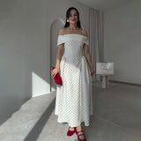 Rochie midi Esfera cu umeri goi, imprimeu buline