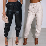 Pantaloni Bilga negri din imitatie de piele cu buzunare si talie elastica